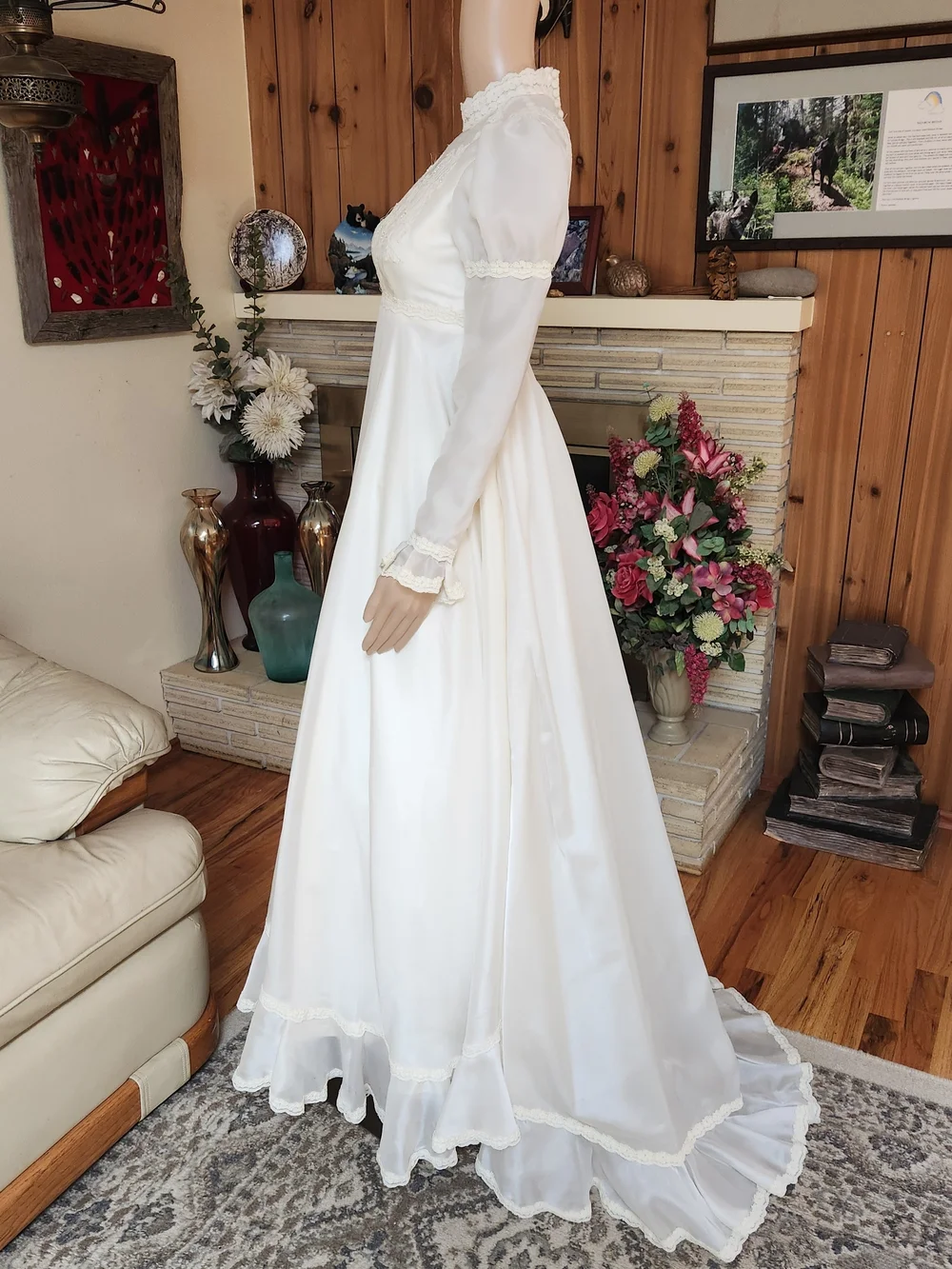 ✨ Dreamy Vintage 1960s Alfred Angelo "Edythe Vincent" Pearl & Lace Gown ✨ - Picture 2 of 14